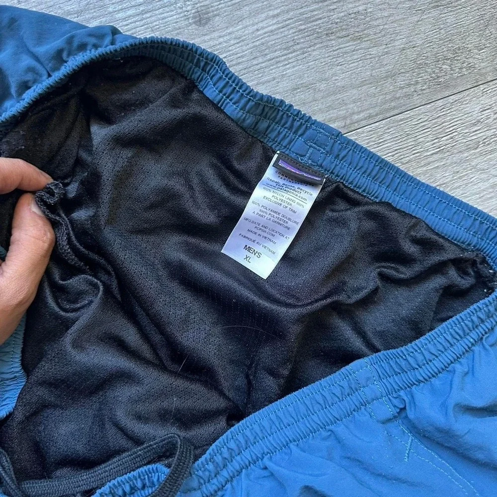 Patagonia Outdoor hiking shorts size XL mens fleece lined